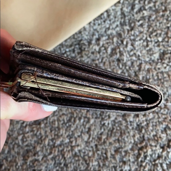 Louis Vuitton Wallet - Picture 4 of 7